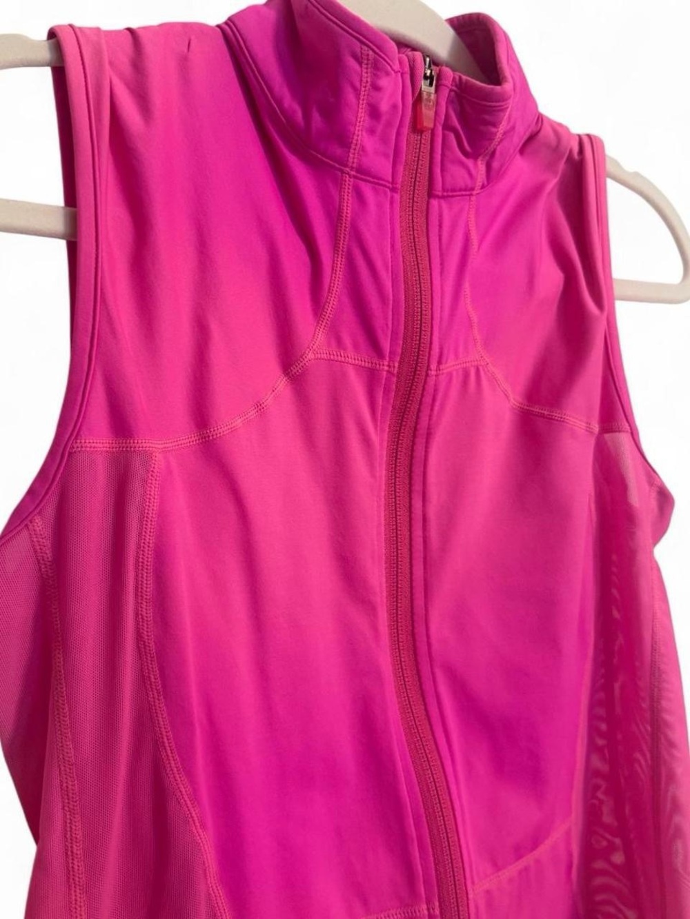 Lululemon Full Zip Running Vest Size 8 Hot Pink Mesh Trim Athletic Workout - Picture 2 of 4